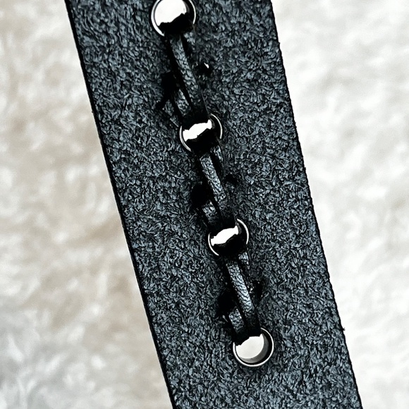 Women's Dockers Black Leather Belt - Picture 3 of 9